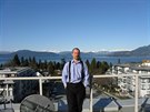 Jan Kozderka na balkon v prci ve Vancouveru