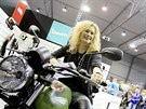 Kateina Stoesová jezdí na motorkách od 20 let.