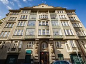 Herec Oldřich Nový bydlel v Maiselově ulici v Praze v bytě o rozloze 300 metrů...