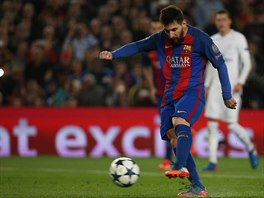 PROMNN PENALTA. Lionel Messi vstelil z pokutovho kopu tet gl Barcelony...