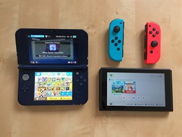 Vlevo New 3DS XL, vpravo Switch s odepnutými Joy-Cony