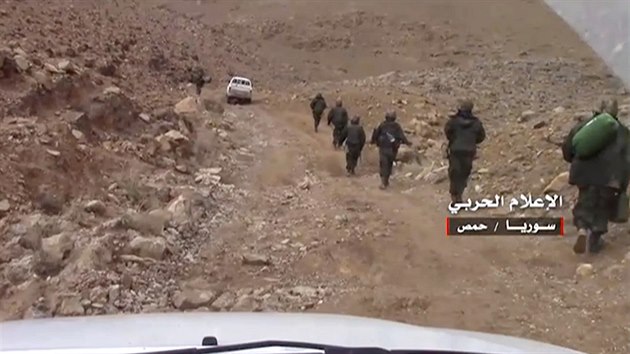 Syrská armáda zaujímá pozice u historického města Palmýra. (1.3. 2017)