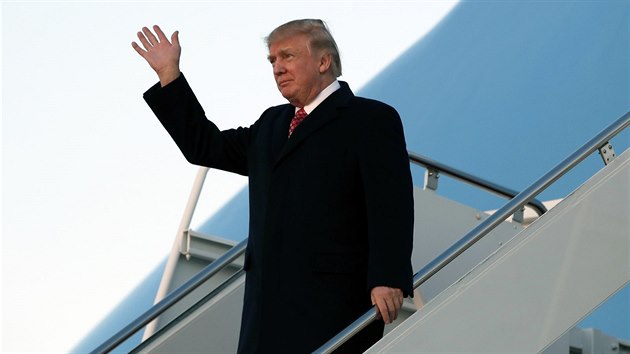 Po vkendu na Florid se prezident Donald Trump vrtil do Washingtonu D.C.. (5.3.2017)
