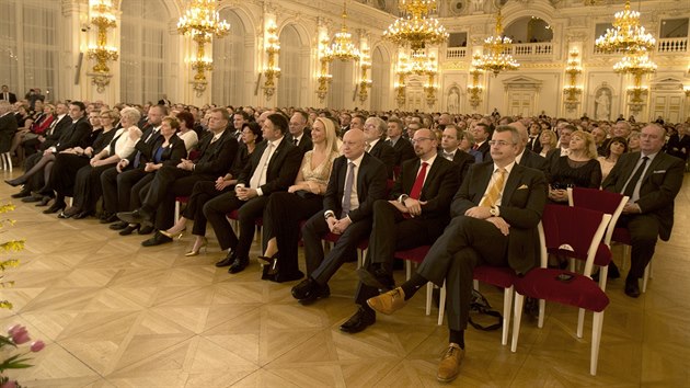 Milo Zeman pozval pznivce na Prask hrad, aby jim oznmil, e hodl znovu kandidovat (9. bezna 2017)