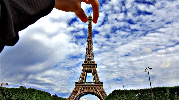 Eiffelovka nen tak velik, aby si ji nemohl odnst dom.