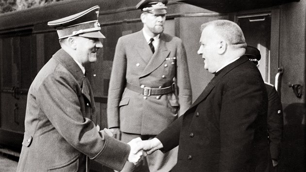 Slovenský prezident Jozef Tiso (vpravo) navštívil v říjnu 1941 Adolfa Hitlera.