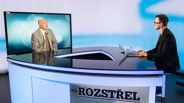 ech vznn vce ne rok v Sdnu Petr Jaek a modertor Vladimr Vokl v diskusnm poadu Rozstel (1. bezna 2017)