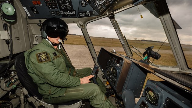 Vojenský pilot Marek Bohuněk, kapitán vrtulníku Mi-8, který pilotoval při prosincovém incidentu nad Třemošnicí u Chrudimi.
