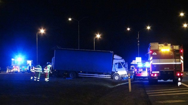Nehoda dodvky a nkladnho auta na dlnici D1 (6. bezna 2017)