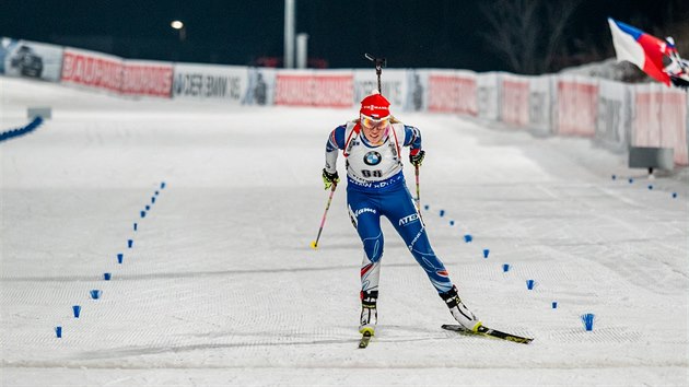 Eva Puskarčíková v cíli sprintu v Pchjongčchangu.