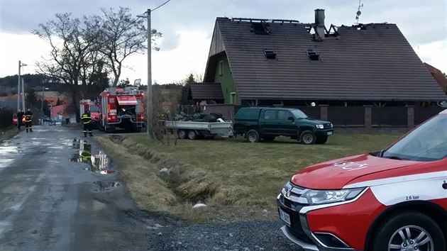 Por rodinnho domu v Dolnm Vlki na Plzesku. (1. bezna 2017)