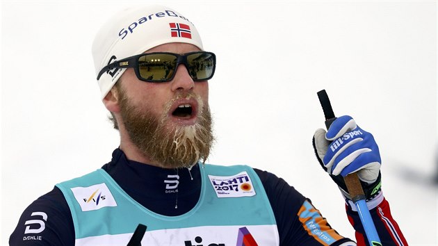 Norsk bec na lych Martin Johnsrud Sundby si na MS v Lahti dobhl pro stbro v zvod na 15 kilometr klasickou technikou.