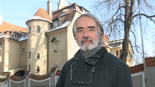 Historik umn Pavel Zatloukal ped jednou z perel olomouck architektury, vilou Primavesi.
