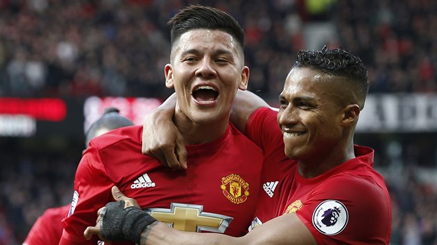Marcos Rojo z Manchesteru United oslavuje gól v zápase proti Bournemouthu