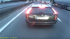 Citroën, který vybrzdil autobus s hrái Slovanu Liberec.