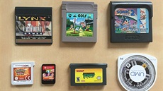 Herní cartridge. Naho�e: Atari Lynx, Gameboy, Game Gear. Dole: 3DS, Switch,...