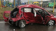 Nehoda u Lochenic na Hradecku si vyádala jednu ob a pt zranných (6.3.2017).