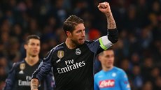 PAN KAPITÁN. Stoper Realu Madrid Sergio Ramos slaví vyrovnávací gól do sítě...