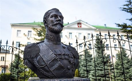 Slzící busta Mikuláe II. na Krymu (6. bezna 2017)