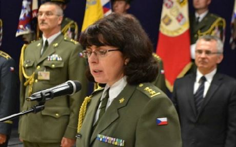 Plukovnice Lenka merdová by se mohla stát první generálkou Armády eské...