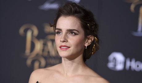 Emma Watsonov na premie filmu Krska a zve (2017)