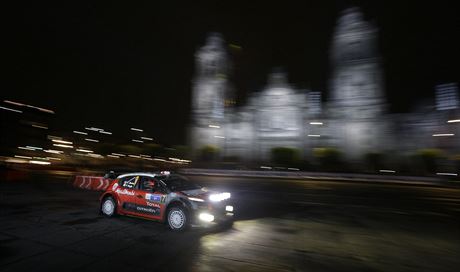 Kris Meeke pi úvodní rychlostní zkouce Mexické rallye.