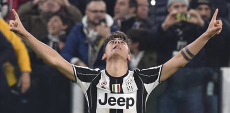 Paulo Dybala z Juventusu Turín poté, co rozhodl o výhe nad AC Milán.