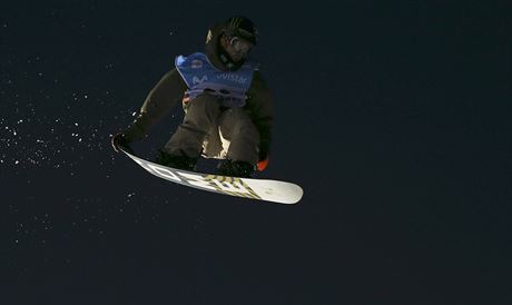 Norský snowboardista Staale Sandbech ve finále Big Airu na mistrovství svta v...