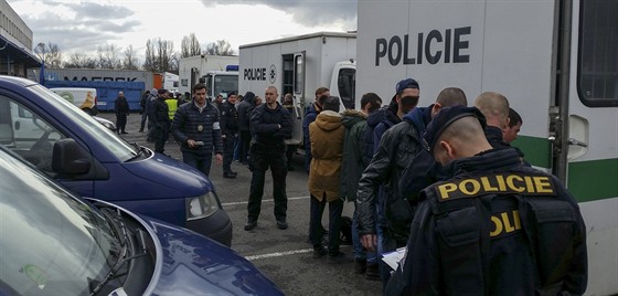 Zásah policie v pražské centrále společnosti Rohlík.cz (9. března 2017)