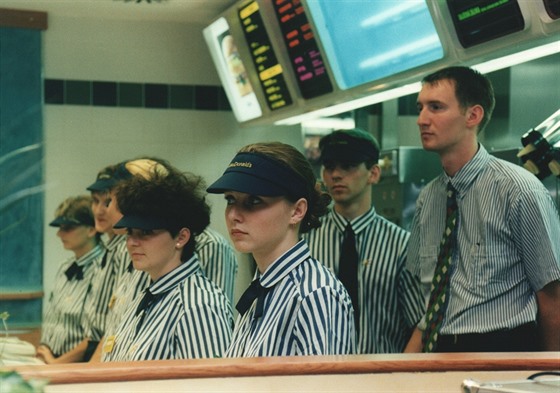 Otevení McDonalds v eských Budjovicích 30. 8. 1996.