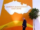 Premiér Bohuslav Sobotka po projevu na sjezdu SSD v Brn. (10. bezna 2017)