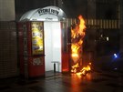 Požár automatu na kávu ve vestibulu Masarykova nádraží.