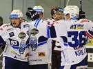 Brněnští hokejisté se radují po trefě Marcela Haščáka.