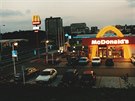 McDonalds v Praze Modanech 6. prosince 1996.