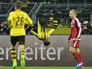 Pierre-Emerick Aubameyang z Dortmundu saltem slaví gól proti Ingolstadtu.