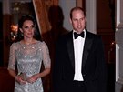 Vévodkyn Kate a princ William na slavnostní veei na britské ambasád v...