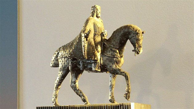1. msto - nvrh akademickho sochae Michala Gabriela, kter piel s panovnkovou jezdeckou sochou v nadivotn velikosti.