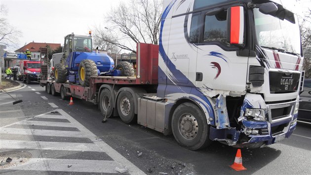 Policist ptraj po idii stbrn fabie combi, kter zpsobil nehodu v Krumlov.