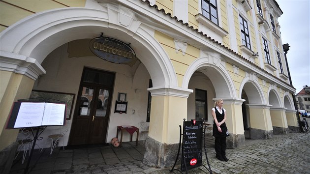 Hotel U Černého orla v Telči. Stojí na krásném náměstí Zachariáše z Hradce zapsaném v seznamu UNESCO.