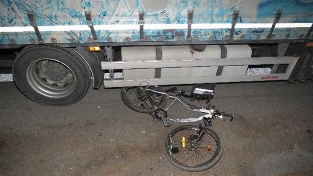 Jzdn kolo cyklisty, kterho srazil kamion u Vysokova na Nchodsku (15.3.2017).