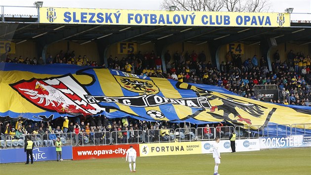 Choreo opavskch fanouk v derby s Ostravou