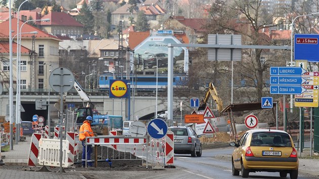 Kvůli budování Vilsnické spojky se v Děčíně komplikuje doprava.