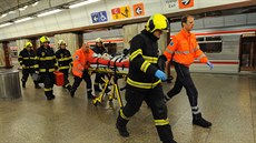 Pád �lov�ka do koleji�t� ve stanici Florenc zastavil provoz na �ásti metra B...