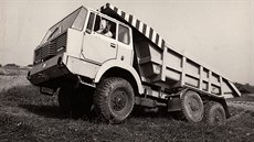 Prototyp jednostranného sklápe Tatra 813 6x6