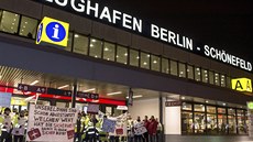 Stávka na berlínském letiti Schönefeld (10. bezen 2017).