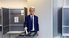 Odvolil i Geert Wilders ze Strany pro svobodu. (15. bezen 2017)