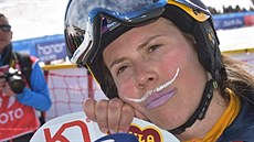 Snowboardistka Eva Samková po svém závodě na mistrovství světa