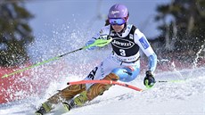 árka Strachová ve slalomu ve Squaw Valley.