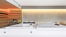Vodní postel (200 x 180 cm) je vyrobena na míru a určena pro rychlý odpočinek...