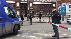Kv�li anonymní hrozb� bombou policie uzav�ela ulici Na Po�í�í a vyklidila...